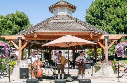 Ardenvoir House | Guten Cabin