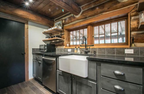 Ardenvoir House | Guten Cabin