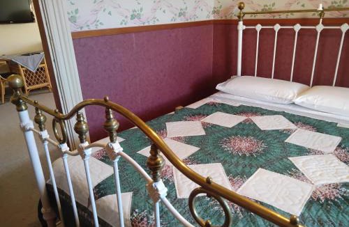 Havelock North Bed & Breakfast | Guthrie Cottage