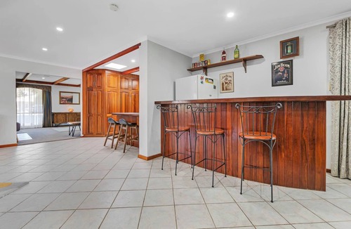 Moama House | Guthries Place - Echuca Holiday Homes