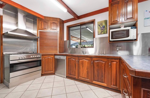 Moama House | Guthries Place - Echuca Holiday Homes