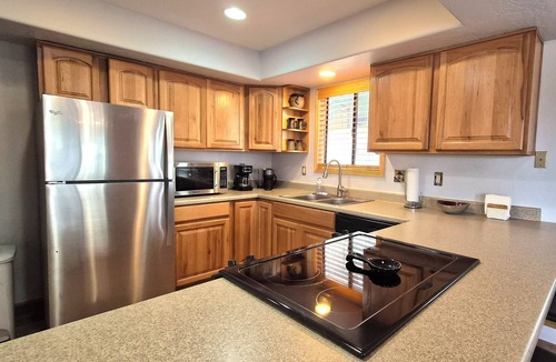Ruidoso Cabin | Guys Getaway - Fabulous 3-bed/2 bath cabin centrally located in Ruidoso!