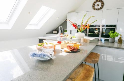 Rhosneigr House | Gwel y Wyddfa