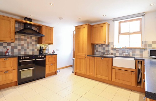 Llanbrynmair House | GWERNFFRIDD, with open fire in Llanbrynmair