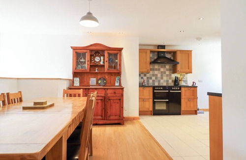 Llanbrynmair House | GWERNFFRIDD, with open fire in Llanbrynmair