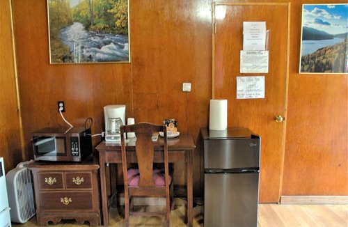 Cooper Landing Cabin | Gwin's Lodge Willow Cabin #4