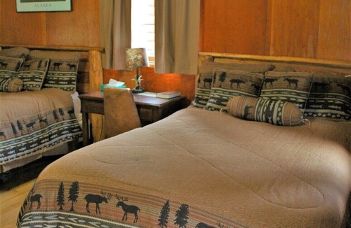 Cooper Landing Cabin | Gwin's Lodge Willow Cabin #4