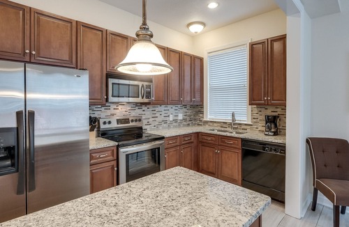 Beach Institute Condo | Gwinnett St Row: Historic 3 BR 2BA - Free Street Parking - Near Forsyth Park