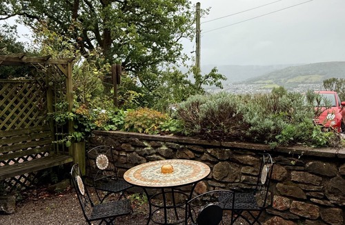 Cwmbach Apartment | Gwyn, twin only ground floor studio