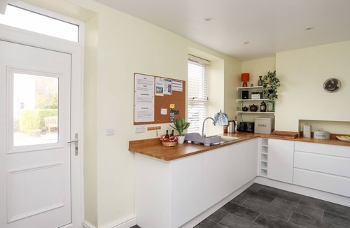 Edern House | GWYNANT - MORFA NEFYN, pet friendly, with open fire in Morfa Nefyn