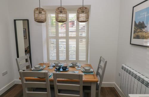 Pen-clawdd House | Gwynfryn