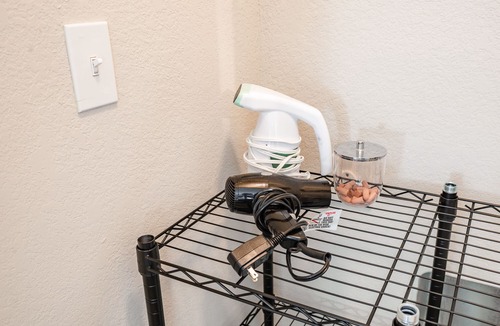 Huntsville Apartment | Gym, Fast WiFi, King Bed, Free Parking