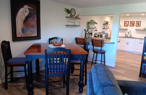 North Bend Apartment | Gypsy by the Bay with Fireplace