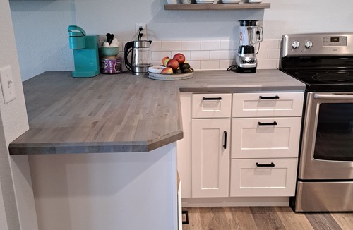 North Bend Apartment | Gypsy by the Bay with Fireplace