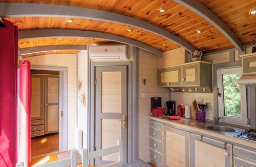 Saint-Augustin-des-Bois Ski Chalet | Gypsy caravan