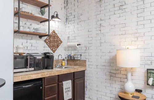 Eureka Springs Historic District Apartment | Gypsy Rose: Free Parking and Steps to Downtown Charm