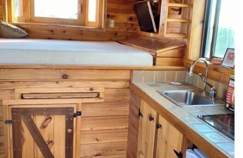 Arroyo Hondo House | Gypsy Rose Vardo for Adventurous Nature Loversn