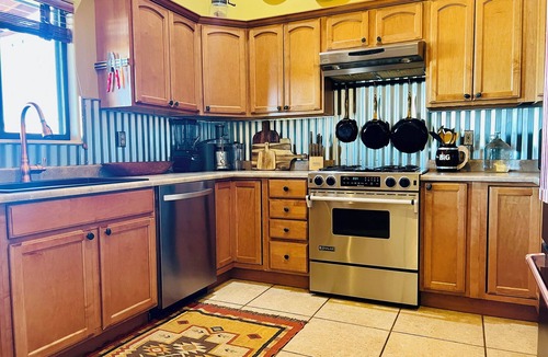 Lake Montezuma House | Gypsy Treasures Inn with hot Tub
