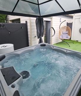 Saint-Clair-du-Rhone Bed & Breakfast | hébergement privée Jaccuzzi en supplément