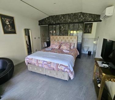 Saint-Clair-du-Rhone Bed & Breakfast | hébergement privée Jaccuzzi en supplément