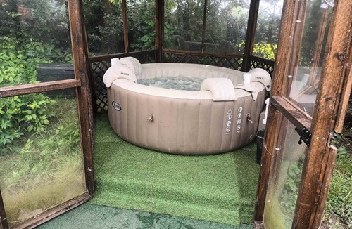 Blargies Bed & Breakfast | Hébergement médiéval dans un parc avec 600 variétés végétales, ferme pédagogique