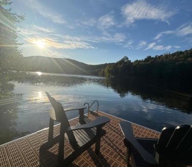 Mauricie House | Héméra Chalet - Waterfront with SPA and Sauna