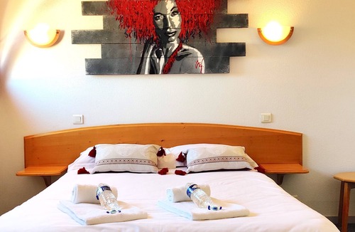 Saint-Philbert-de-Grand-Lieu Hotel | Hôtel La Bosselle