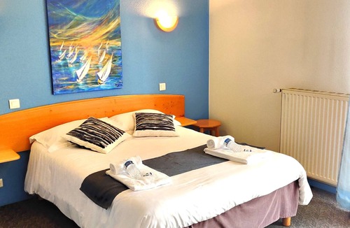 Saint-Philbert-de-Grand-Lieu Hotel | Hôtel La Bosselle