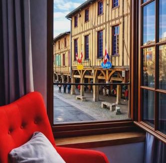 Mirepoix Apartment | Hôte Labyrinthe sur la place chambres d, hôtes , calme ,Netflix