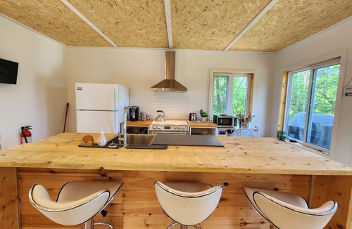 Notre-Dame-de-Montauban Ski Chalet | Hôtel à la maison - l'Apéro de la Colline