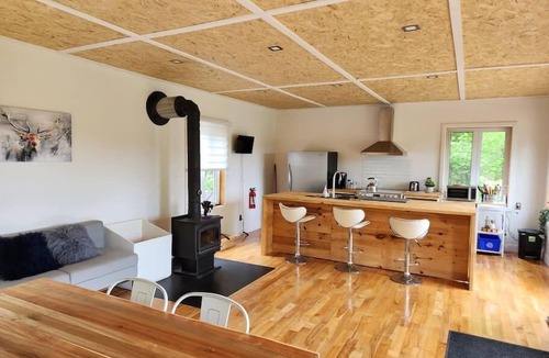Notre-Dame-de-Montauban Ski Chalet | Hôtel à la maison - l'Apéro de la Colline