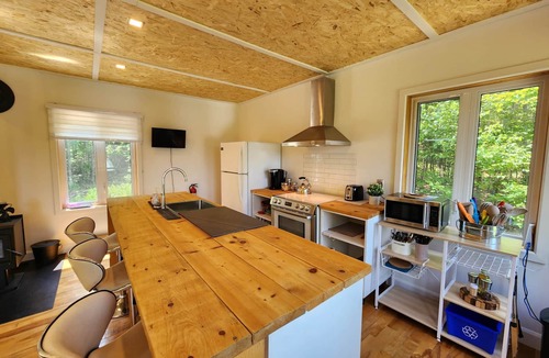 Notre-Dame-de-Montauban Ski Chalet | Hôtel à la maison - l'Apéro de la Colline