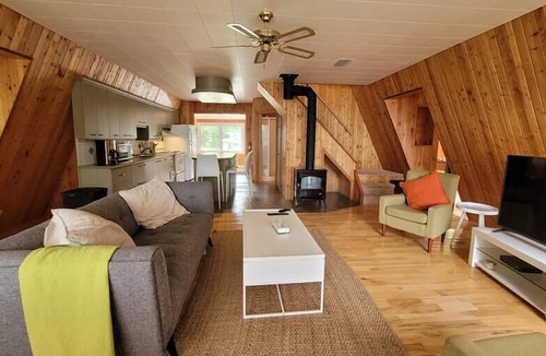 St. Felicien Ski Chalet | Hôtel à la maison - Chalet le Jeannot, vue et lac