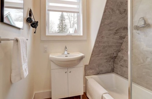 Mansonville Apartment | Hôtel à la maison - La Tanière