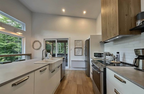 Chertsey House | Hôtel à la maison - Le Loma-sur-le-lac avec spa!