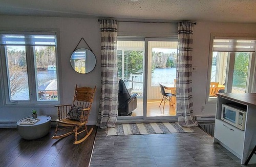 Larouche House | Hôtel à la maison - OASIS Du Lac Kénogami