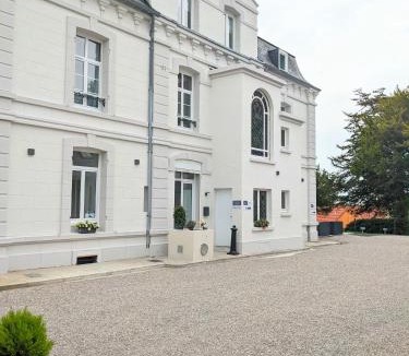 Saint-Valery-sur-Somme Hotel | Hôtel Échappée en Baie - Parking privé gratuit dont forfaits bornes électriques réservable