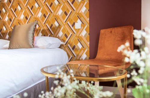 Laval Hotel | Hôtel 3 étoiles - Le Petit Périer