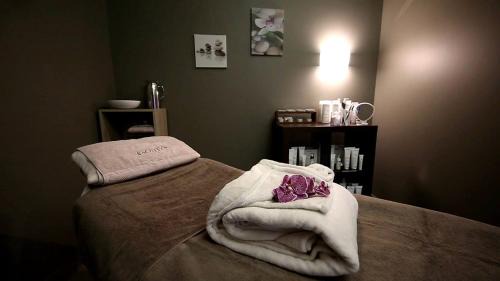 Laval Hotel | Hôtel 4 étoiles - Restaurants & Spa Périer Du Bignon