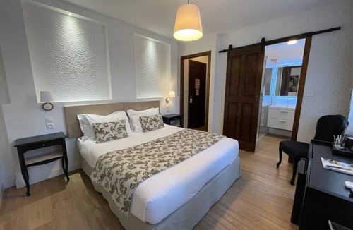 Generargues Hotel | Hôtel 4* Les 3 Barbus