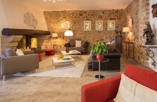 Generargues Hotel | Hôtel 4* Les 3 Barbus