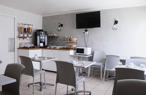 Celleneuve Hotel | Hôtel Abélia