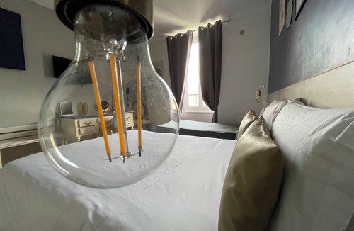Richebourg - Saint-Clement Hotel | Hôtel Abat Jour