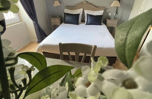 Richebourg - Saint-Clement Hotel | Hôtel Abat Jour