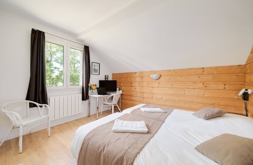 Moncel-les-Luneville Hotel | Hôtel Acacia Nancy Sud Lunéville