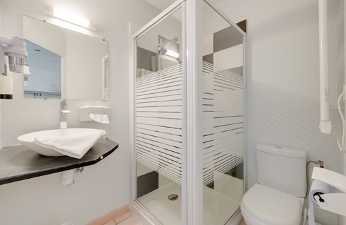Moncel-les-Luneville Hotel | Hôtel Acacia Nancy Sud Lunéville