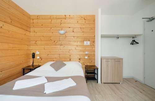 Moncel-les-Luneville Hotel | Hôtel Acacia Nancy Sud Lunéville