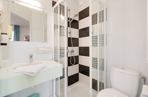 Moncel-les-Luneville Hotel | Hôtel Acacia Nancy Sud Lunéville