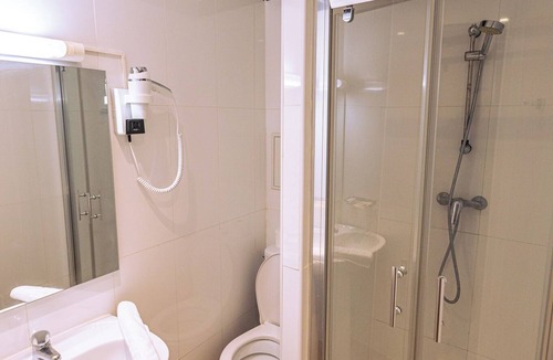 Hopital Saint-Louis Hotel | Hôtel Aix Europe