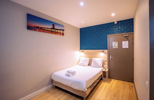 Hopital Saint-Louis Hotel | Hôtel Aix Europe